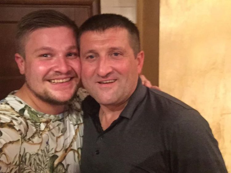 Іван Лазорко із батьком Олександром. Фото зі сторінки Івана Лазорка у Фейсбук.