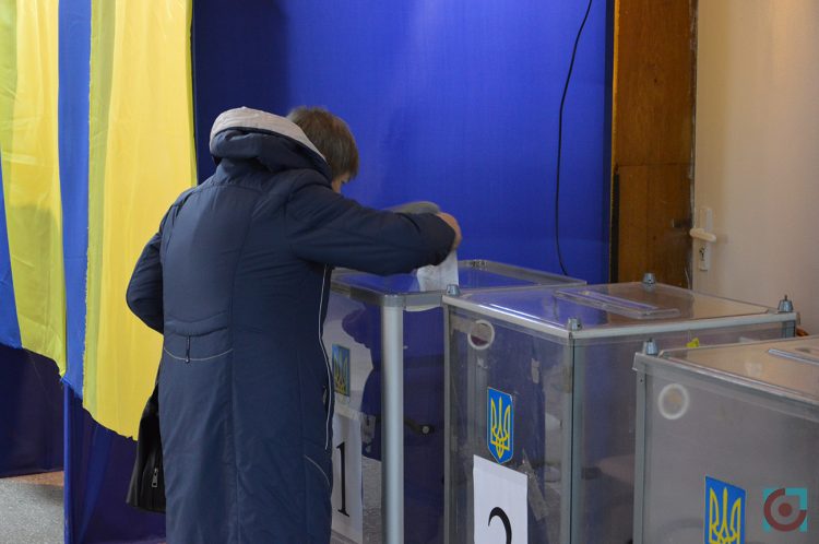 голосування виборча дільниця місцеві вибори