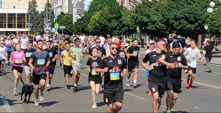 бігали за Азовсталь