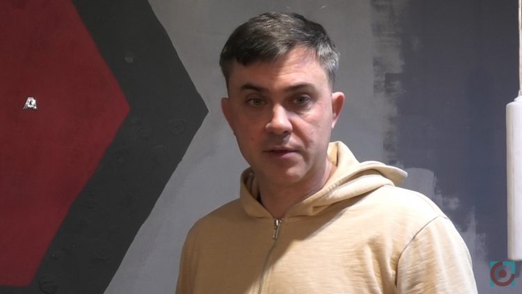 Волонтер Олег Бондарук