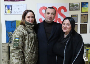 Волонтери фонду Дарія Лозинська, Михайло Цимбалюк, Наталія Ариванюк