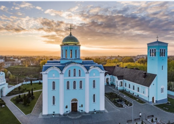 Суд вирішив, що релігійна громада УПЦ МП має виселитися з комплексу споруд Свято-Успенського собору у Володимирі. Джерело: bug.org.ua.