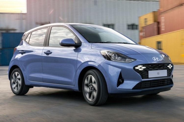 автомобіль hyundai