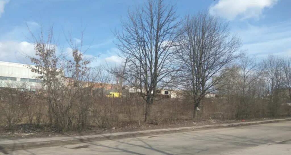 Фото: prozorro.sale. На 0,5 га землі на вул. Конякіна у промзоні планують будувати житло. Луцькрада дала дозвіл на ДПТ.