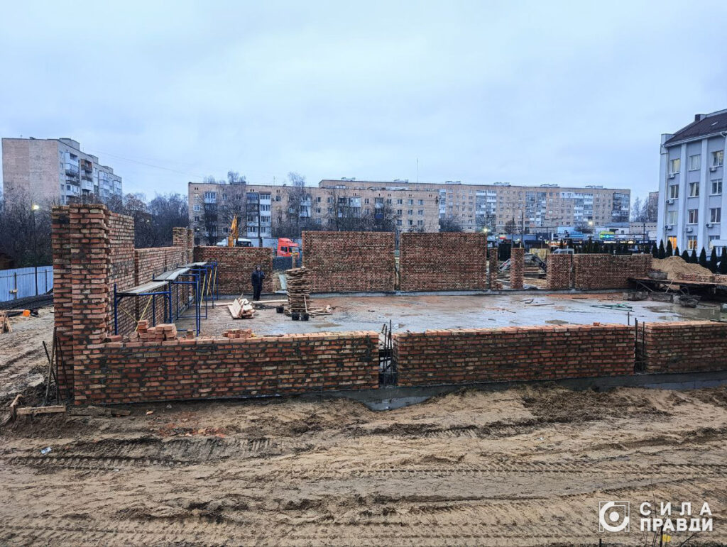 Ветеранський простір на вулиці Конякіна у Луцьку, який мав запрацювати до грудня, добудовуватимуть ще й наступного року