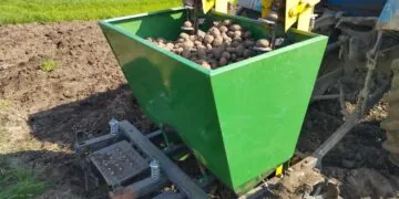 картоплесаджалка